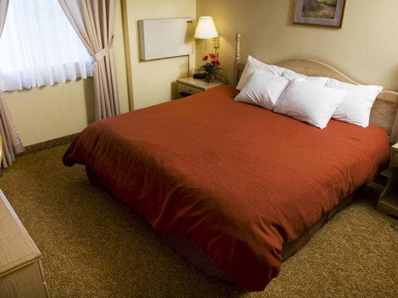 Travelodge Suites By Wyndham Монктон Номер фото